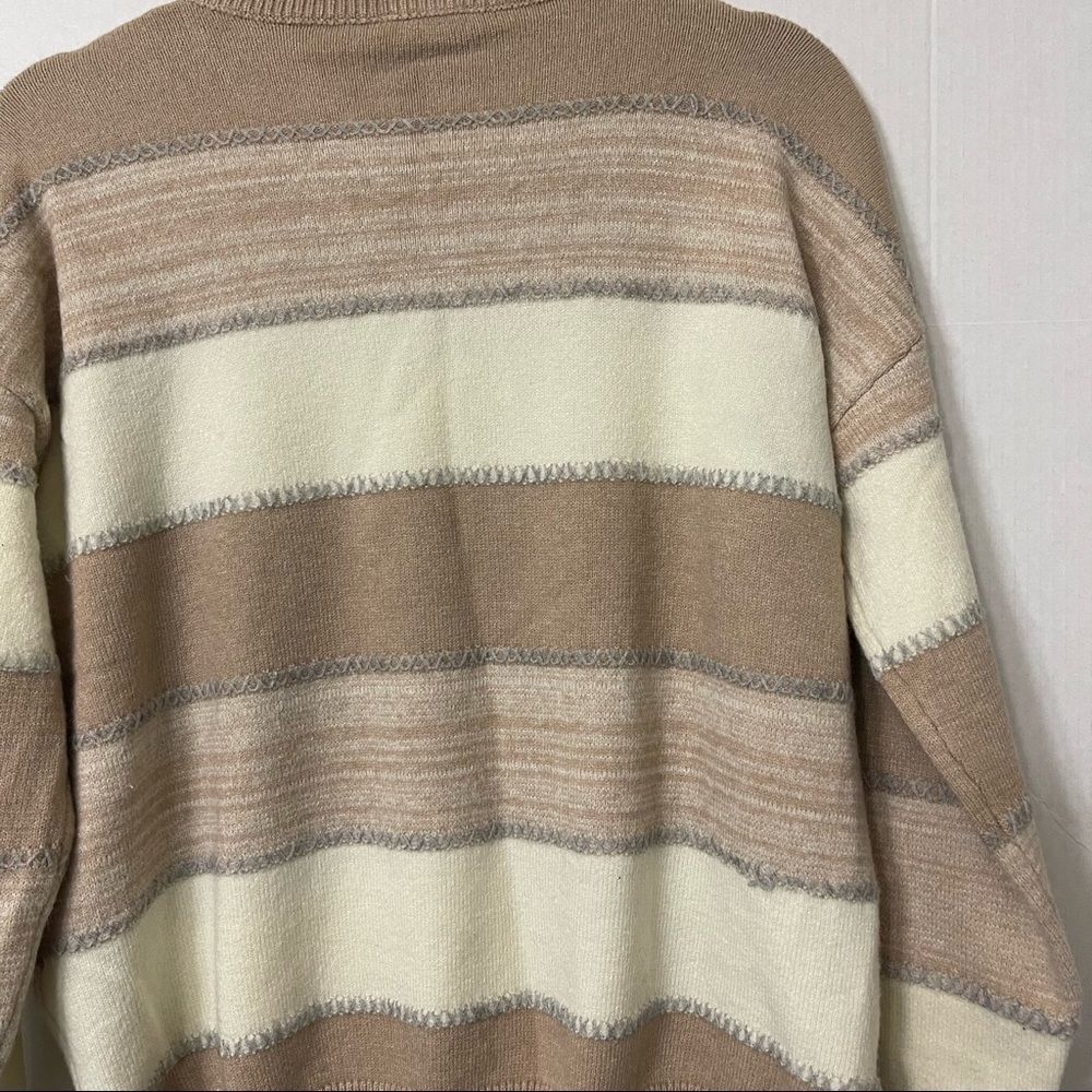 Hem and thread women’s sweater - Picture 13 of 15